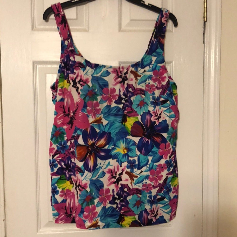 Beach Bella floral swim top. Size 24